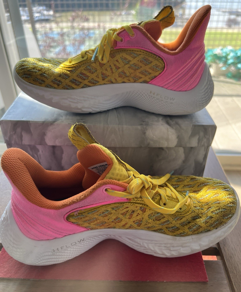 Under Armour Curry 9 Flow Sesame Street Sneakers 6 Y Womens 8 Yellow White pink